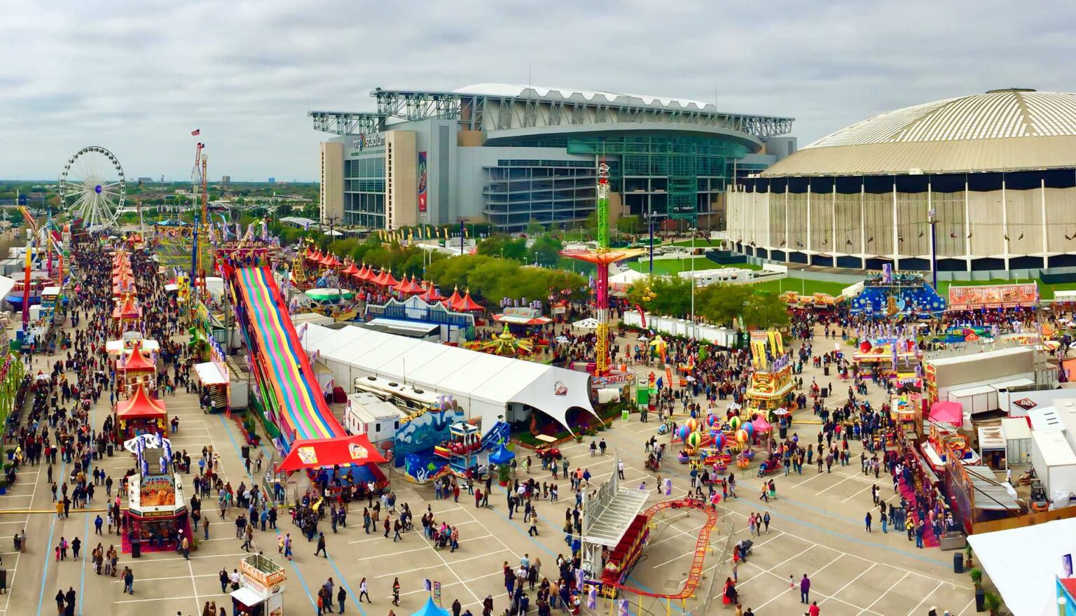 2025 Houston Rodeo Lineup Reba McEntire, Post Malone & More Viva Houston